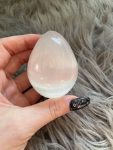 Load image into Gallery viewer, (1) Selenite/Satin Spar Eggs