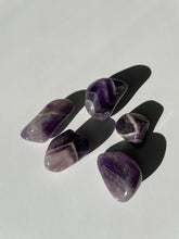 Load image into Gallery viewer, (1) Chevron Amethyst Tumble
